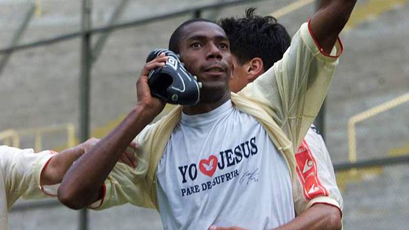 Ídolo de Alianza Lima: Cuando Colo Colo y la UC enfrentaron al primer jugador seropositivo